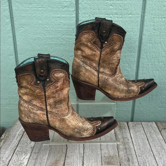 Corral Distressed Brown and Black Ankle Boots - Picture 4 of 15